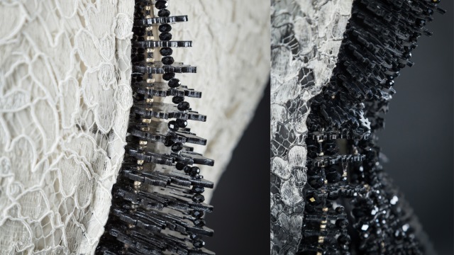 dentelle de Calais incrustation de Plexiglas decoupe au laser perles de verre on aura tout vu couture Automne-hiver 2013 2014